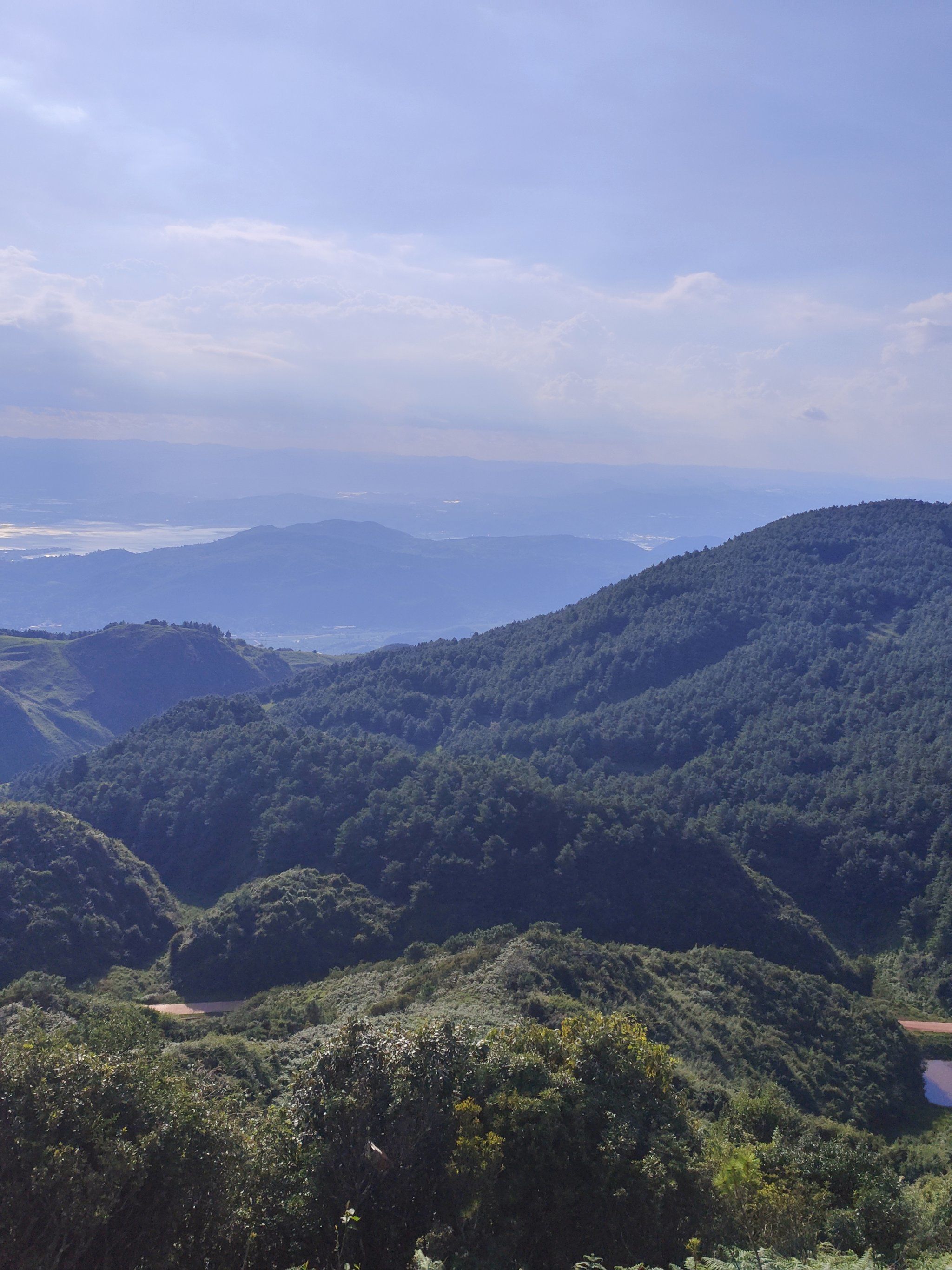 玉溪-抚仙湖-磨豆山 一日游
导航99 磨豆山风电厂
建议自驾游哦