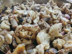 铜盘沙姜鸡-堤边美食