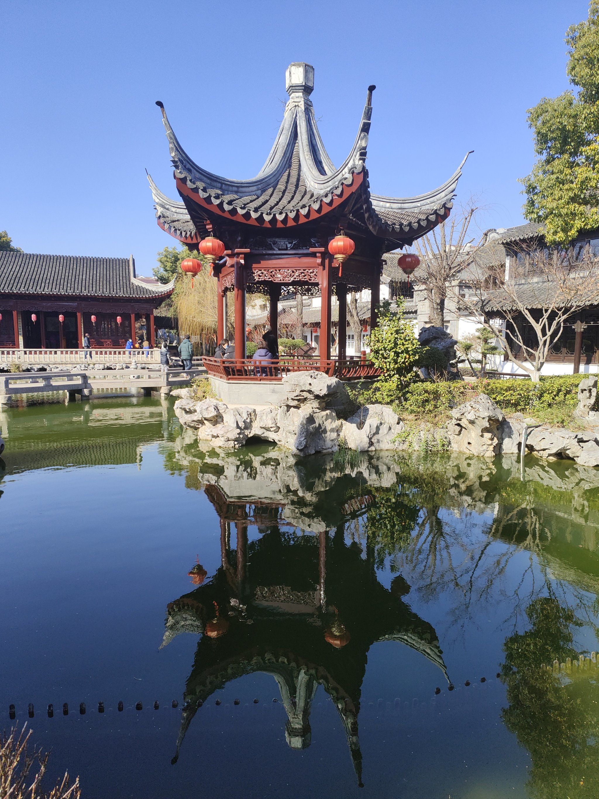 南翔古镇里的檀园