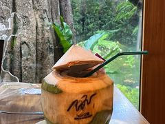 -Chom Cafe and Restaurant