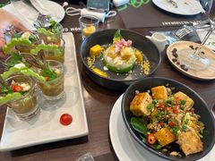 -Chom Cafe and Restaurant