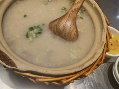 潮界生滚牛肉粥-潮界(虹桥新天地店)