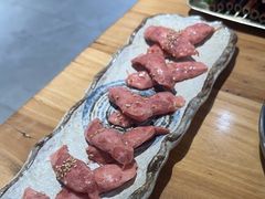 -汉城烤肉·黑金冠(华山路店)