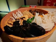 -尚尚仙·酸汤猪手·猪肚鸡火锅(华联万柳购物中心店)