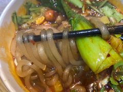 -郎吞虎咽酸辣粉(第一桥店)