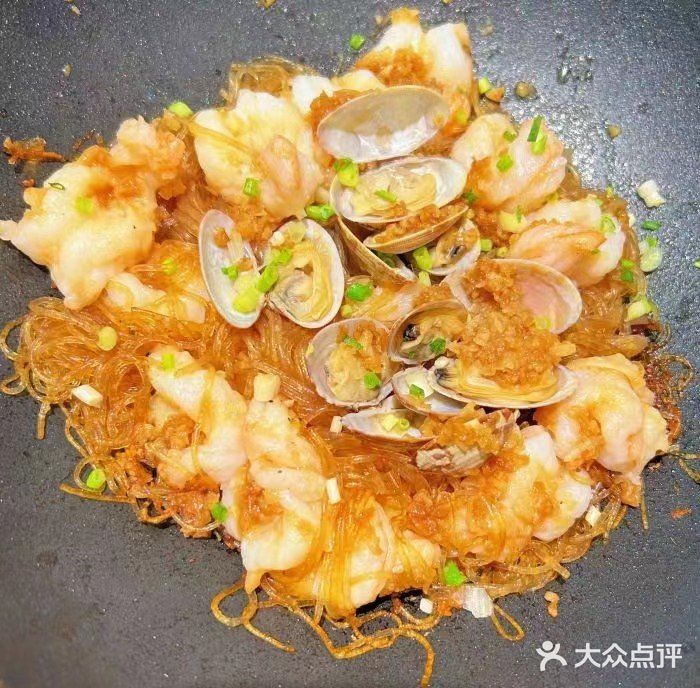 位置在天虹3楼，很地道一家西北菜，装修风格也很好