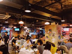 大堂-鲜入围煮花胶鸡海鲜火锅