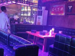 -喜鹊音乐酒馆(西街店)