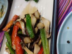 -香巴拉云南餐厅(华莱坞店)