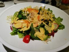 牛油果藜麦脆爽沙拉-悦融琥珀·京鲁菜·海味珍品(西单店)