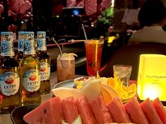 -FOUR PLAY BAR