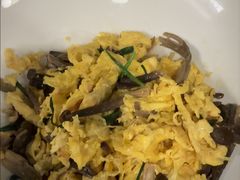 鹿茸菌炒土鸡蛋-渔语鱼新川菜Bistro(万象天地店)