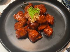 红酒泡沫牛仔粒-荟廷·晶萃(陆家嘴尚悦湾店)