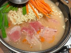 泡菜肥牛部队锅-春熙台韩国料理·章鱼肥牛(西丽店)