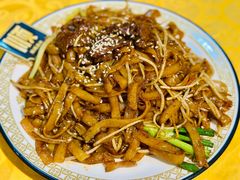 干炒牛河-天宝食坊·啫啫煲大排档(西华路店)