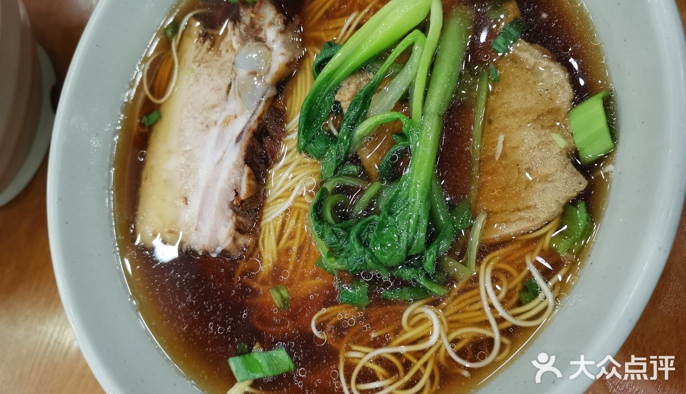 惊为天人。原来焖肉面这么美味