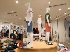 店内环境-优衣库(青岛万象城店)