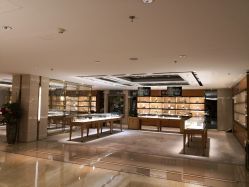 -北京七彩云南翡翠珠宝旗舰店(月坛店)