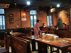 卡座-新疆烧烤王(广灵店)