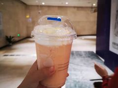 -瑞幸咖啡(岳家嘴地铁站店)