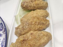 咸蛋黄碰撞鸡翅-手抄板凳江南菜(湖滨商业街店)