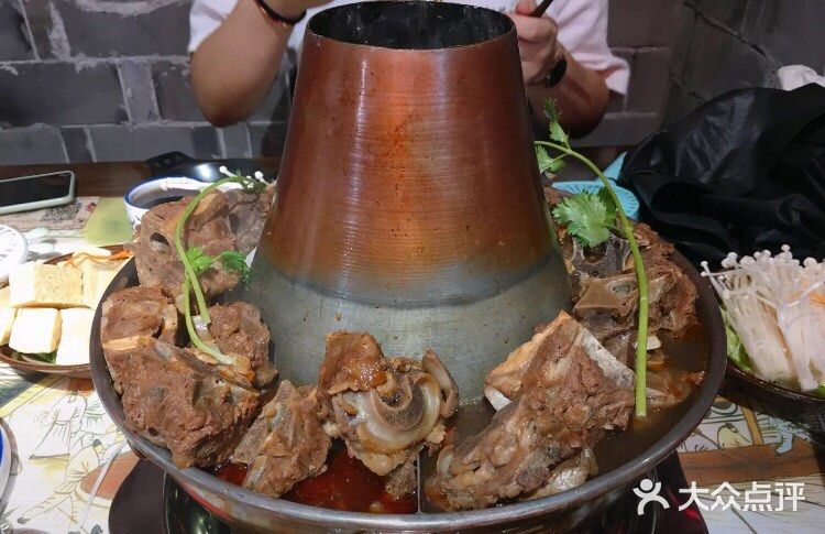 除了鸳鸯锅，有了这份攻略在杭州你还能吃到以下各式火锅！