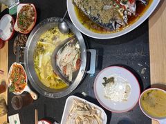 谭公鱼头招牌01-谭公鱼头·鲜鱼火锅·小龙虾·江湖菜(秀沿路店)