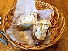 杏仁羊角-麦田工坊(月湖店)