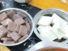 -黄利砖万峰林布依特色酸笋牛肉馆
