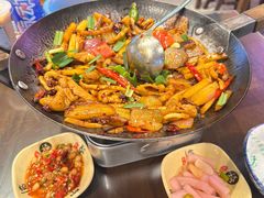 -富正毅三下锅·湘西韵味(天门山索道店)