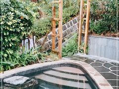 -腾冲洞山温泉村