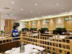 大堂-闫府私房菜(经四路万达店)