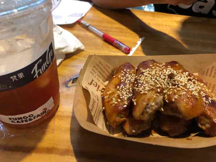 带娃来陶斯艺馆,想不到这个地方会藏个咖啡厅,真让我意外.