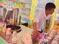 -古老冰山特色冰淇淋店(艾提尕尔店)