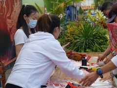 -三亚火车头万人海鲜广场