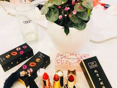 -上海冠松华奥奥迪4S店(张江店)