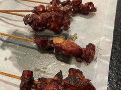 -何妹湿辣牛肉·粤式烧烤砂煲(桂雅路店)