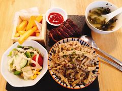 雪花牛肉粒配黑松露烩米饭-红小满休闲餐厅(十全街店)