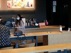 大堂-星巴克(兰州中川机场T2出发店)