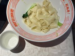 -阿瓦山寨·湘菜现炒·剁椒鱼头王(咸阳总店)
