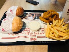 -The Habit Burger Grill 哈比特汉堡(复兴soho店)
