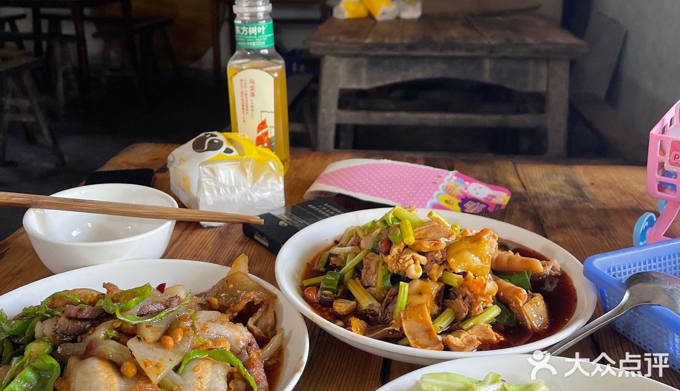 在成都双流有家最破的网红馆子