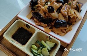 Sautéed Pork with Wood Ear Mushrooms