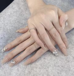 -苏彩·皮肤管理美甲美睫
