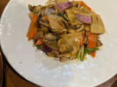 -雀舞云南菜(天津天河城购物中心店)