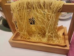 -洪氏嗨捞·广东猪肚鸡·椰子鸡火锅(西咸万象城店)