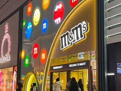 -m豆巧克力世界(上海世茂广场店)