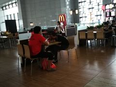 大堂-麦当劳(高铁南站店)
