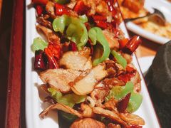 云椒香爆野生牛肝菌-菌自由丨野生菌火锅特色庭院餐厅(丽江古城店)