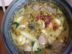 石锅酸菜鱼-周鱼小馆石锅酸菜鱼(活力汇店)